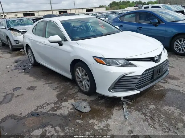 4T1C11AK6MU521668 2021 TOYOTA CAMRY - Image 1