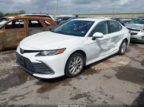 4T1C11AK6MU521668 2021 TOYOTA CAMRY - Image 2