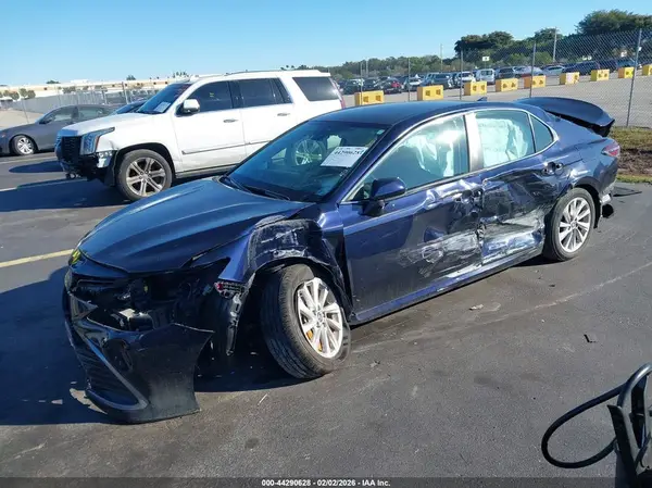 4T1C11AK6MU527891 2021 TOYOTA CAMRY - Image 2