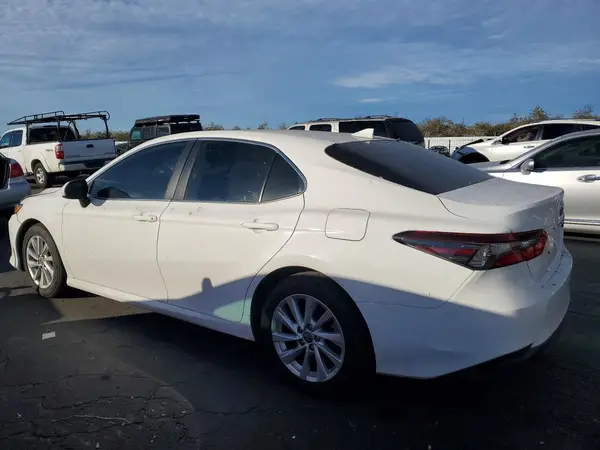 4T1C11AK6MU538728 2021 TOYOTA CAMRY - Image 2