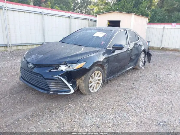 4T1C11AK6MU541743 2021 TOYOTA CAMRY - Image 2