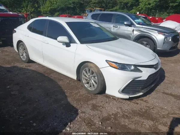 4T1C11AK6MU552161 2021 TOYOTA CAMRY - Image 1