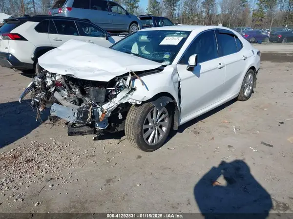 4T1C11AK6MU555397 2021 TOYOTA CAMRY - Image 2
