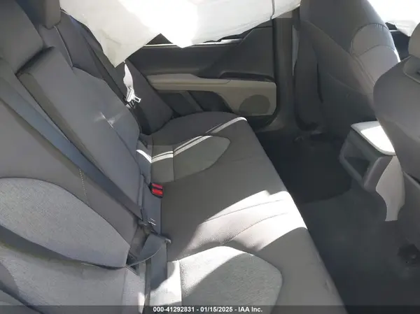 4T1C11AK6MU555397 2021 TOYOTA CAMRY - Image 8