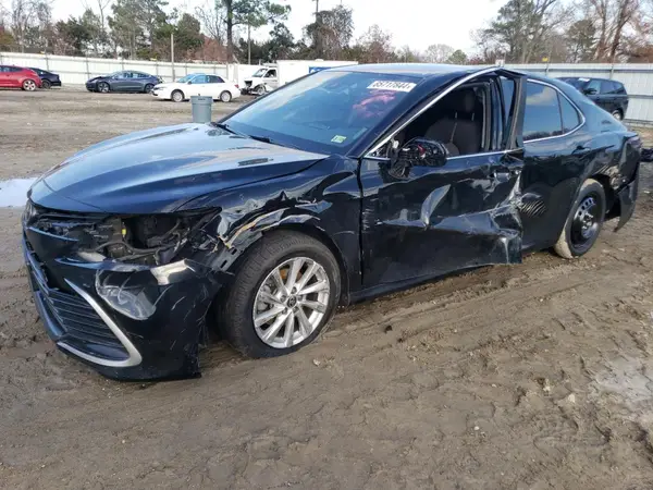 4T1C11AK6MU556081 2021 TOYOTA CAMRY - Image 1