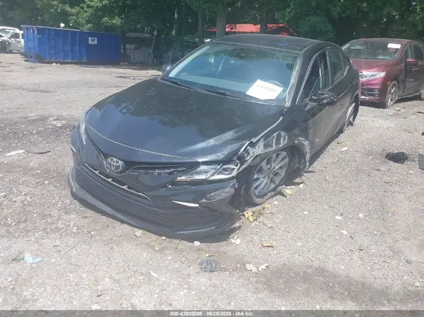 4T1C11AK6MU564133 2021 TOYOTA CAMRY - Image 2