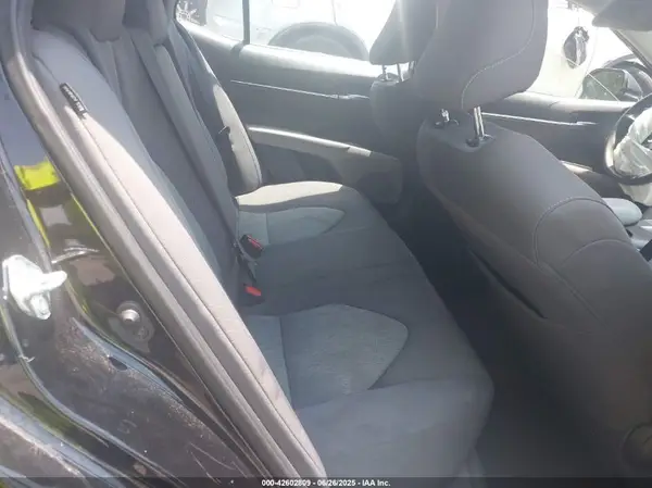 4T1C11AK6MU564133 2021 TOYOTA CAMRY - Image 8