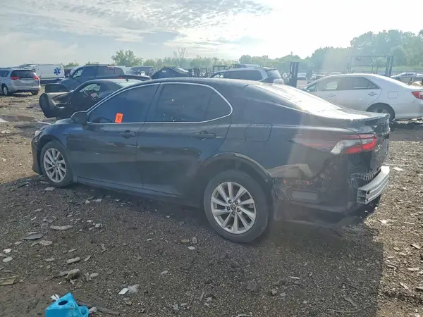 4T1C11AK6MU566464 2021 TOYOTA CAMRY - Image 2