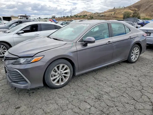 4T1C11AK6MU567646 2021 TOYOTA CAMRY - Image 1