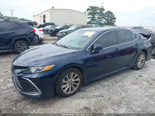 4T1C11AK6MU571177 2021 TOYOTA CAMRY - Image 2
