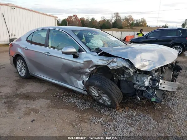 4T1C11AK6MU579389 2021 TOYOTA CAMRY - Image 1