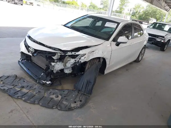 4T1C11AK6MU580090 2021 TOYOTA CAMRY - Image 2