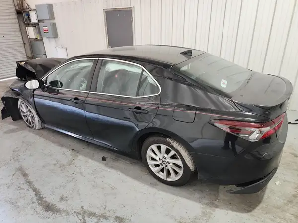 4T1C11AK6MU580459 2021 TOYOTA CAMRY - Image 2