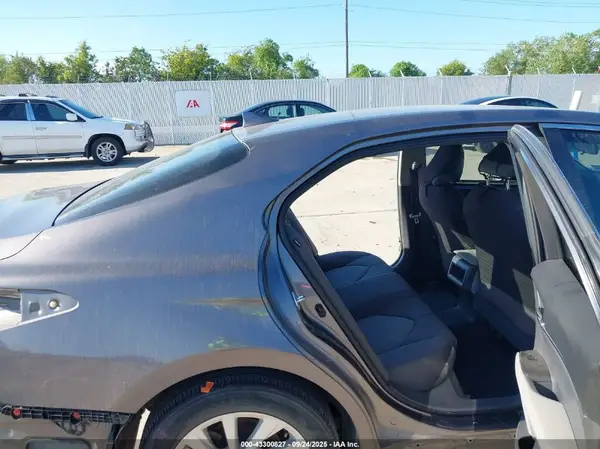 4T1C11AK6MU581014 2021 TOYOTA CAMRY - Image 8
