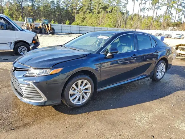 4T1C11AK6MU585595 2021 TOYOTA CAMRY - Image 1