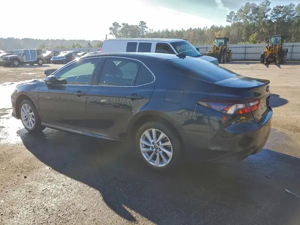 4T1C11AK6MU585595 2021 TOYOTA CAMRY - Image 2