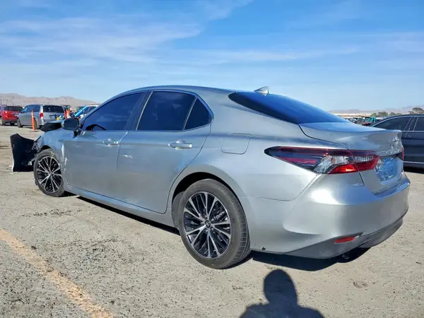 4T1C11AK6MU592045 2021 TOYOTA CAMRY - Image 2