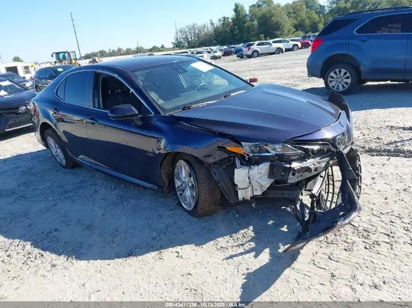 4T1C11AK6MU592739 2021 TOYOTA CAMRY - Image 1