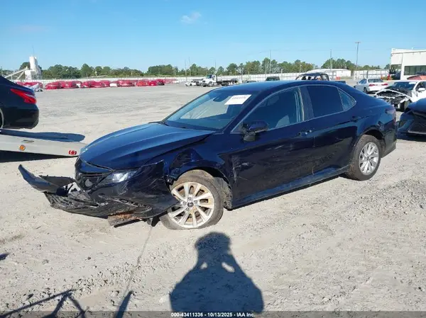 4T1C11AK6MU592739 2021 TOYOTA CAMRY - Image 2