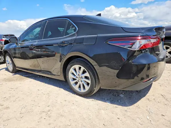4T1C11AK6MU592773 2021 TOYOTA CAMRY - Image 2