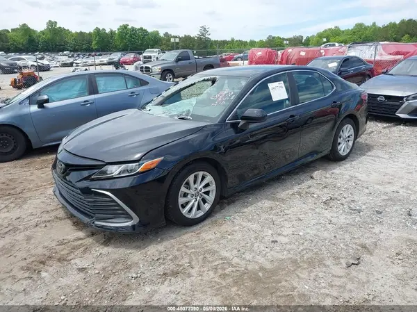 4T1C11AK6MU592837 2021 TOYOTA CAMRY - Image 2
