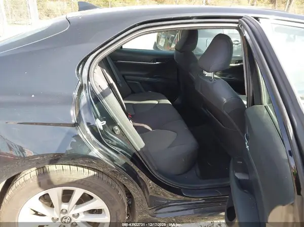 4T1C11AK6MU593695 2021 TOYOTA CAMRY - Image 8