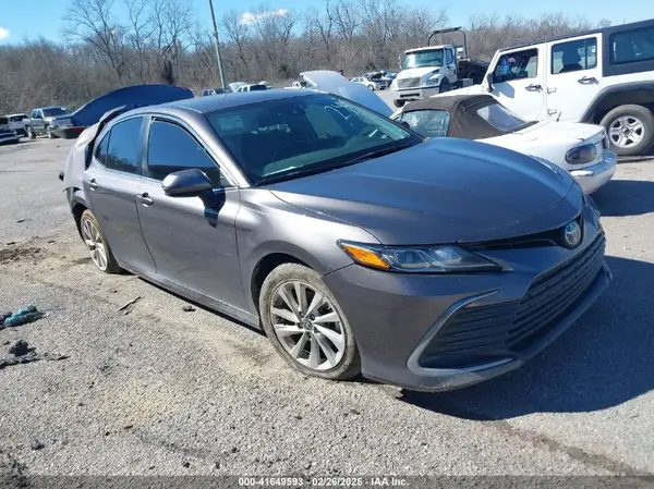 4T1C11AK6MU600323 2021 TOYOTA CAMRY - Image 1
