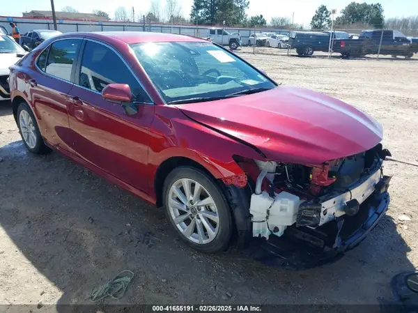 4T1C11AK6MU601357 2021 TOYOTA CAMRY - Image 1