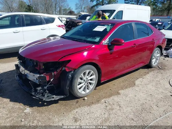 4T1C11AK6MU601357 2021 TOYOTA CAMRY - Image 2