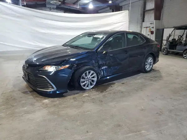 4T1C11AK6MU603562 2021 TOYOTA CAMRY - Image 1