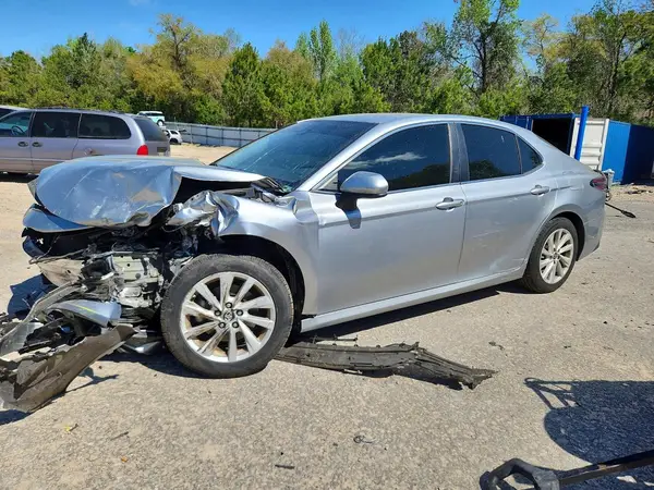 4T1C11AK6MU612732 2021 TOYOTA CAMRY - Image 1