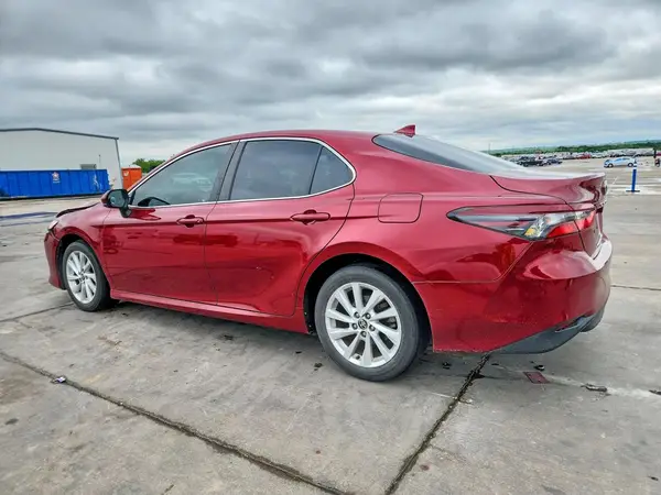 4T1C11AK6MU613783 2021 TOYOTA CAMRY - Image 2