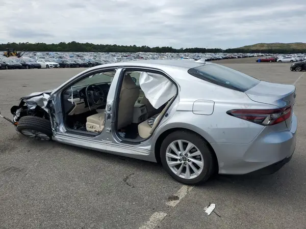 4T1C11AK6MU614531 2021 TOYOTA CAMRY - Image 2