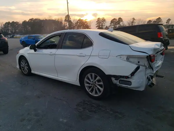4T1C11AK6MU614870 2021 TOYOTA CAMRY - Image 2