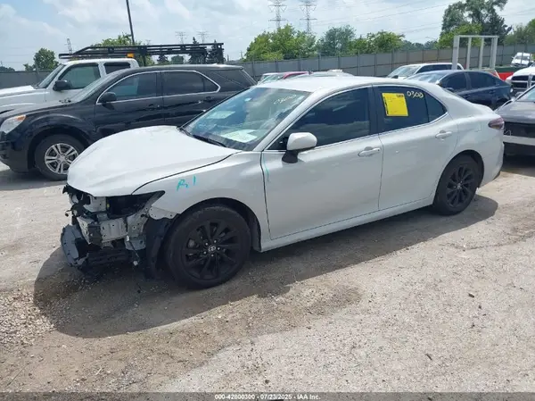 4T1C11AK6NU001259 2022 TOYOTA CAMRY - Image 2