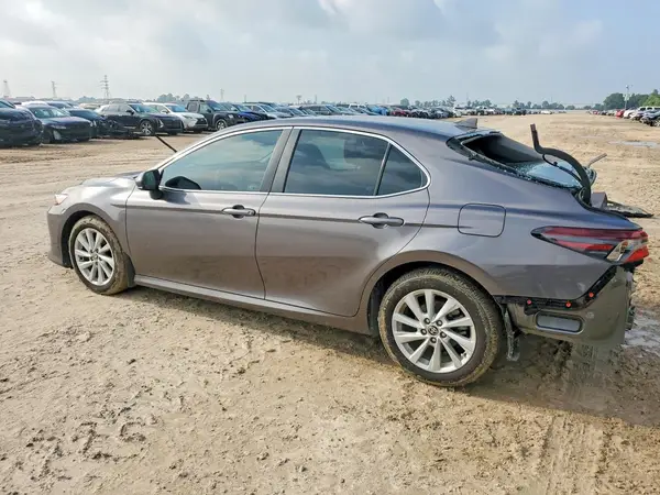 4T1C11AK6NU029823 2022 TOYOTA CAMRY - Image 2