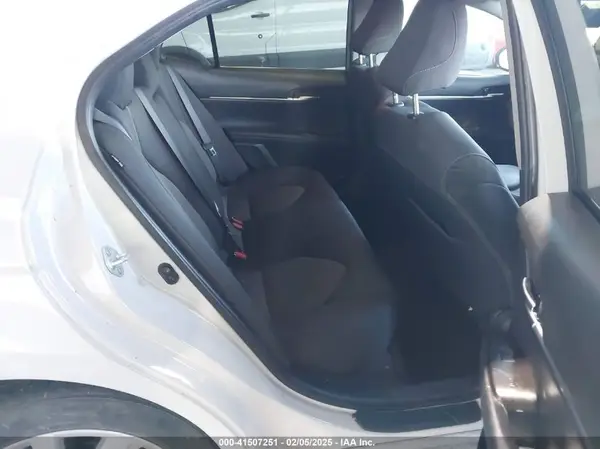 4T1C11AK6NU039560 2022 TOYOTA CAMRY - Image 8