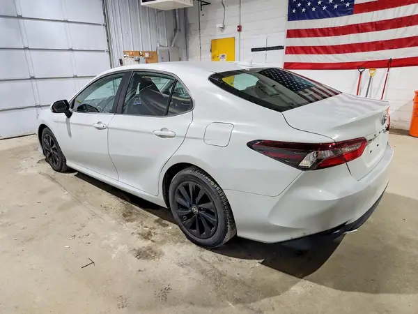 4T1C11AK6NU050834 2022 TOYOTA CAMRY - Image 2
