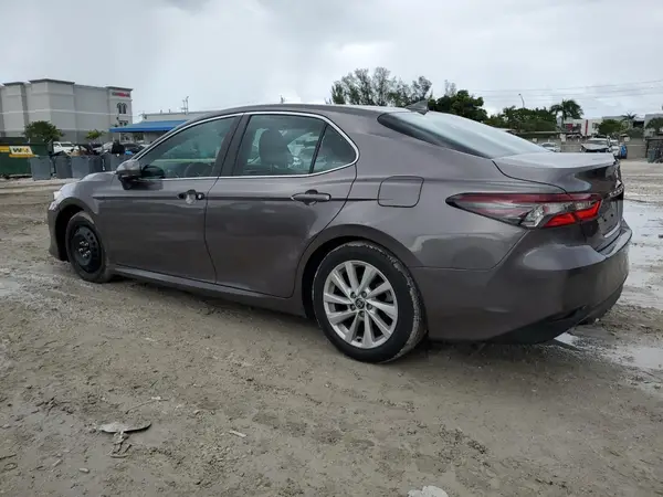 4T1C11AK6NU053197 2022 TOYOTA CAMRY - Image 2