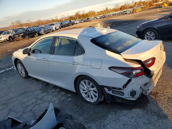4T1C11AK6NU075779 2022 TOYOTA CAMRY - Image 2
