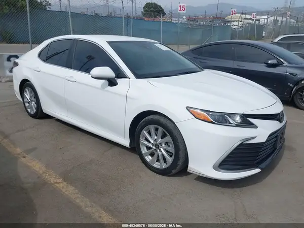 4T1C11AK6NU498751 2022 TOYOTA CAMRY - Image 1
