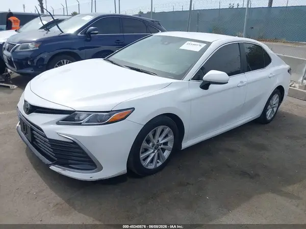 4T1C11AK6NU498751 2022 TOYOTA CAMRY - Image 2