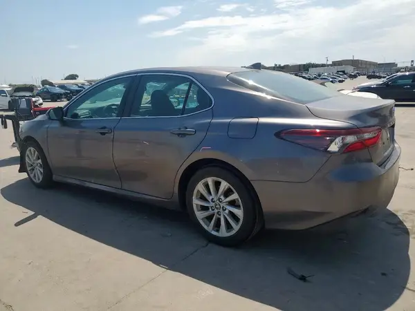 4T1C11AK6NU498765 2022 TOYOTA CAMRY - Image 2