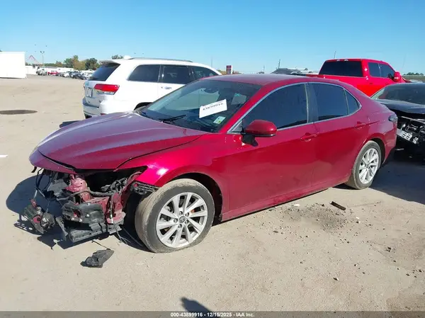 4T1C11AK6NU617902 2022 TOYOTA CAMRY - Image 2