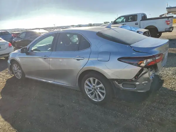 4T1C11AK6NU622873 2022 TOYOTA CAMRY - Image 2