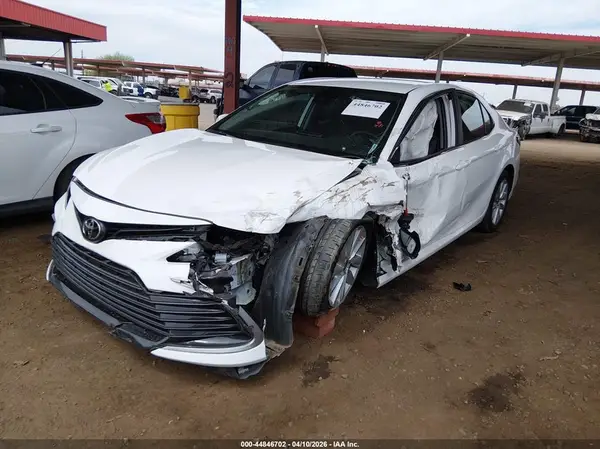 4T1C11AK6NU623800 2022 TOYOTA CAMRY - Image 2