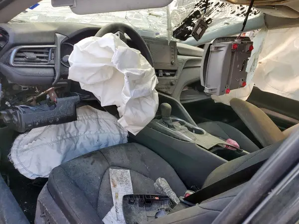 4T1C11AK6NU627300 2022 TOYOTA CAMRY - Image 8