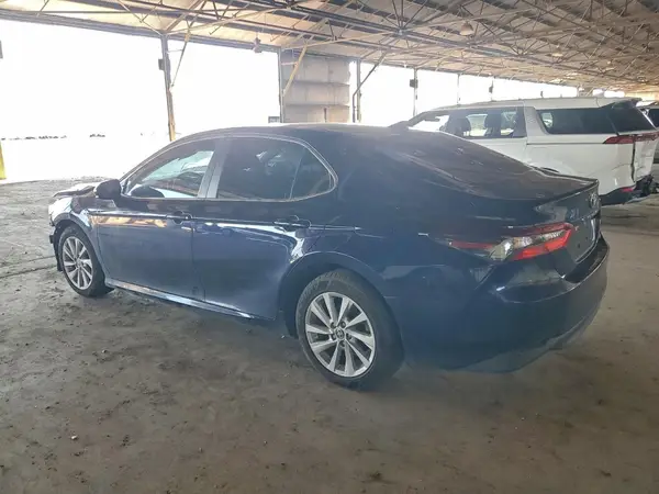 4T1C11AK6NU632335 2022 TOYOTA CAMRY - Image 2