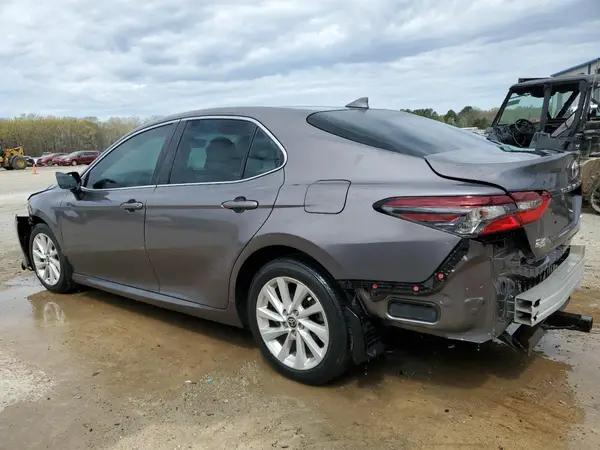 4T1C11AK6NU634134 2022 TOYOTA CAMRY - Image 2