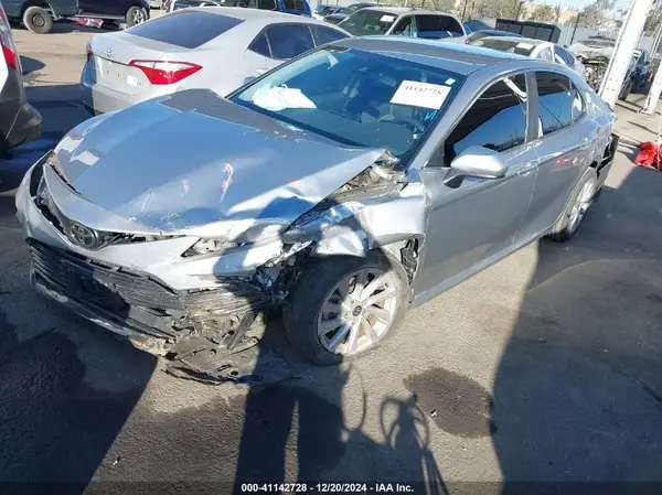 4T1C11AK6NU634702 2022 TOYOTA CAMRY - Image 2